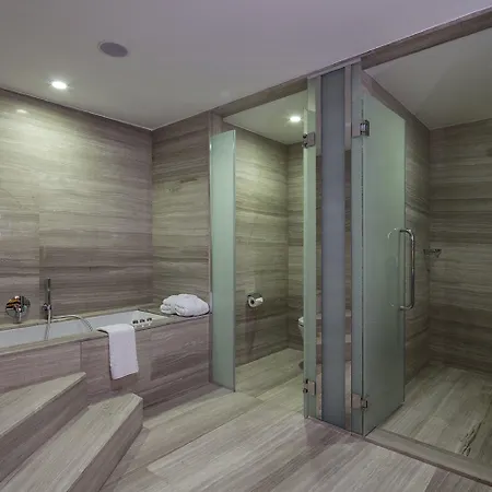 Doubletree By Hilton Topkapi