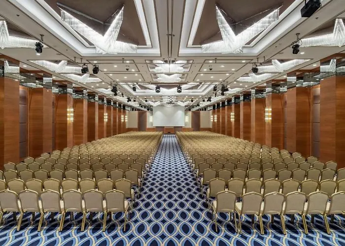 Doubletree By Hilton Topkapi Отель