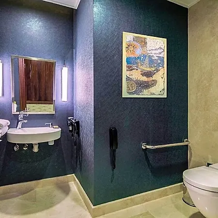 Отель Doubletree By Hilton Topkapi Стамбул